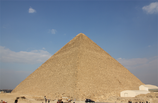 Explore the Great Pyramid of Giza